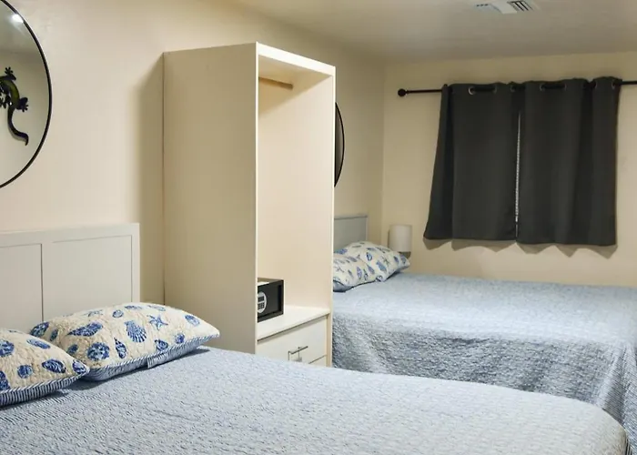 Style 2br 2ba W Jacuzzi Near Airport Holiday home *