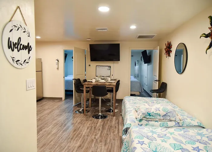 Style 2br 2ba W Jacuzzi Near Airport *