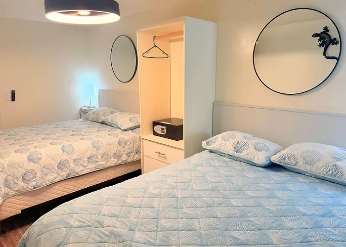 Style 2br 2ba W Jacuzzi Near Airport *