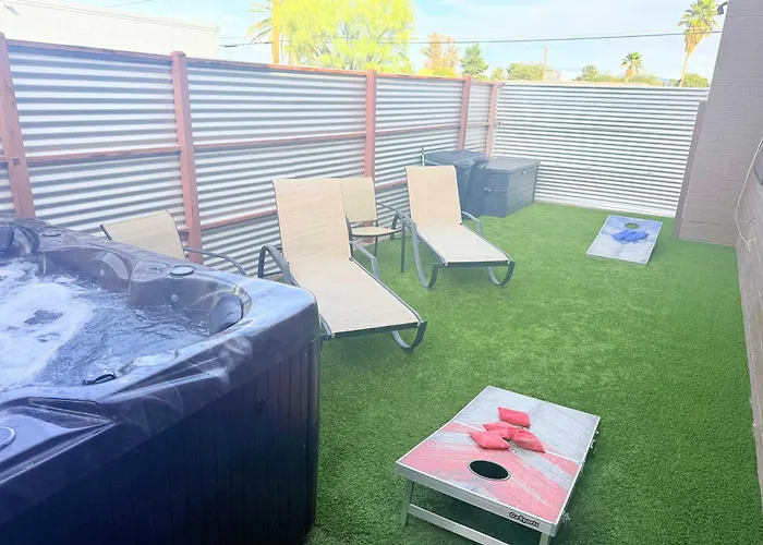 Holiday home Style 2br 2ba W Jacuzzi Near Airport Tucson