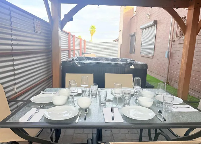 Holiday home Style 2br 2ba W Jacuzzi Near Airport Tucson